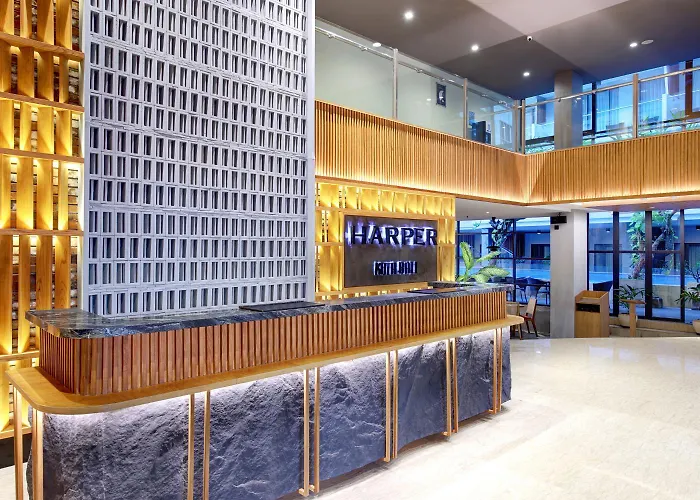 Harper Kuta By Aston Отель
